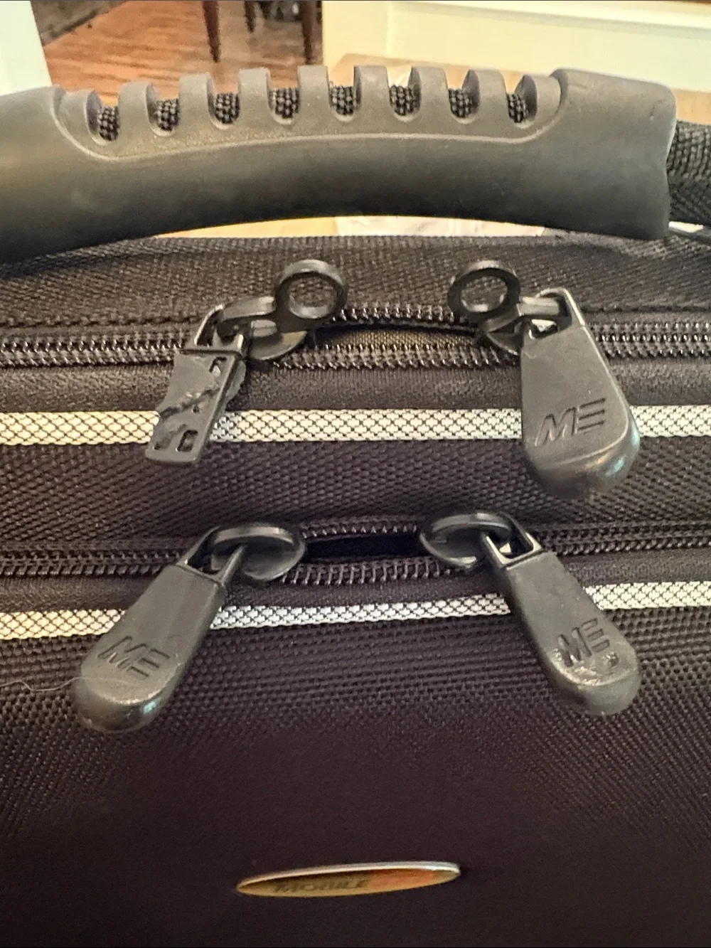 Mobile Edge laptop case black and grey. Fits a 16” laptop